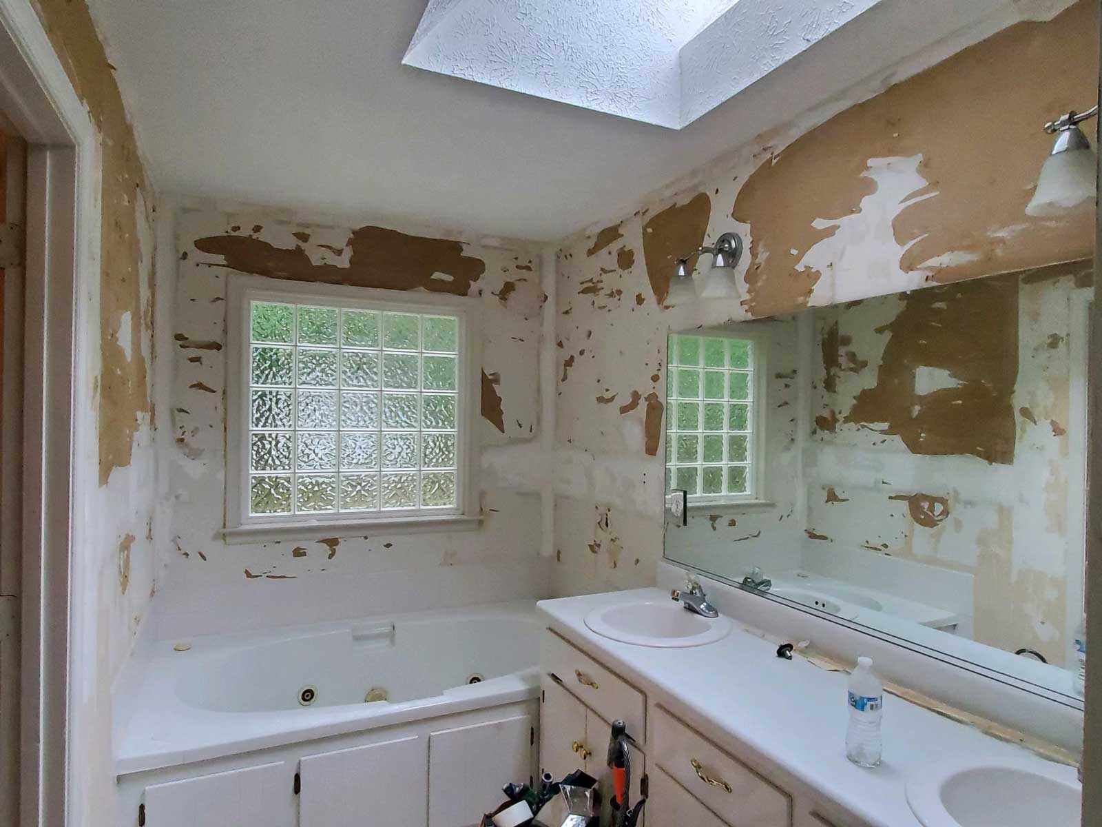 Wallpaper removal service in Richmond VA bathroom 